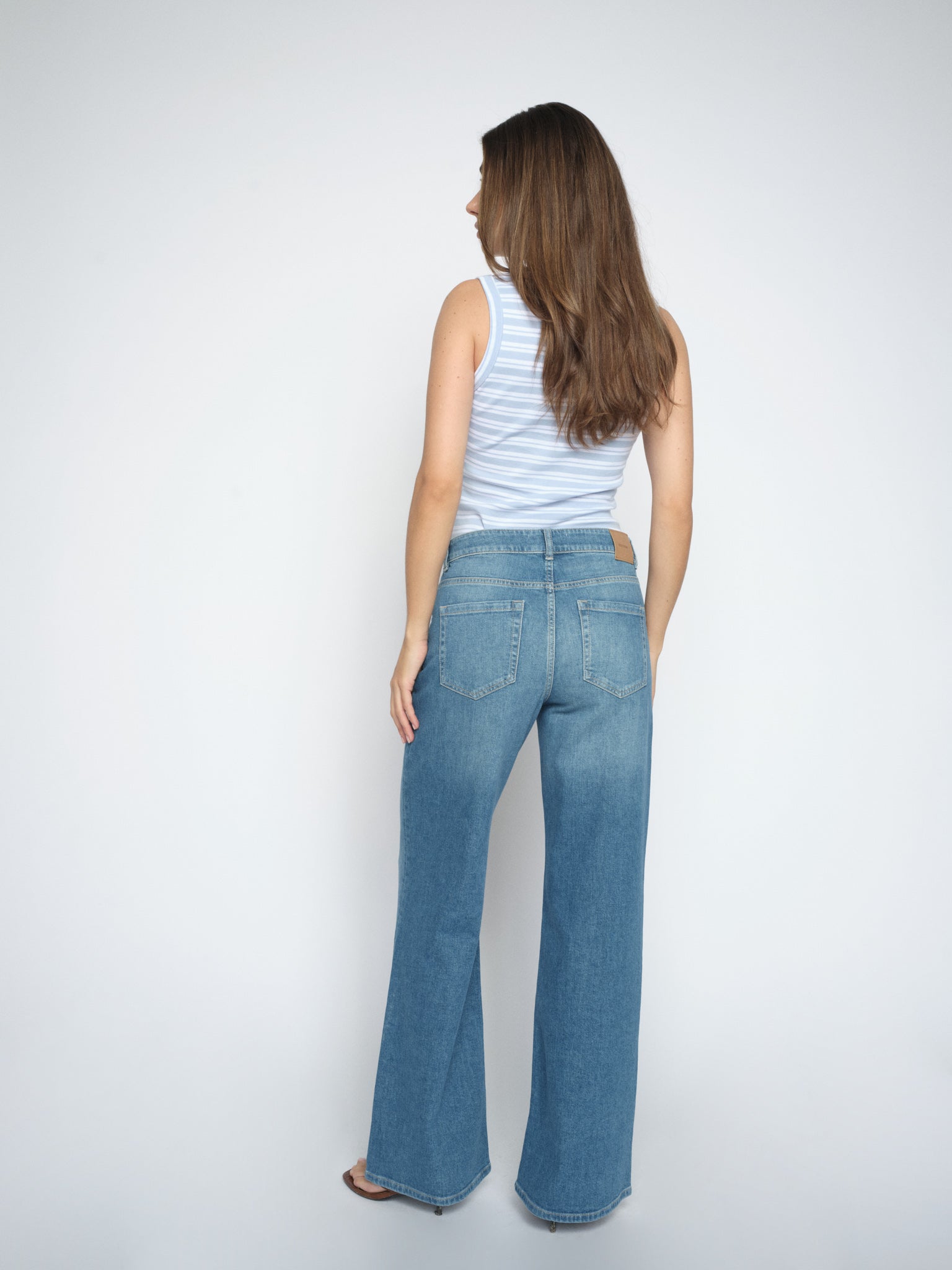 Modelshot / Blue / Detail